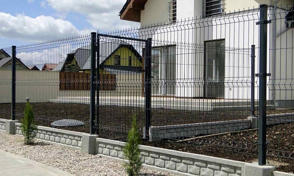 Забор из сварной сетки для дачи